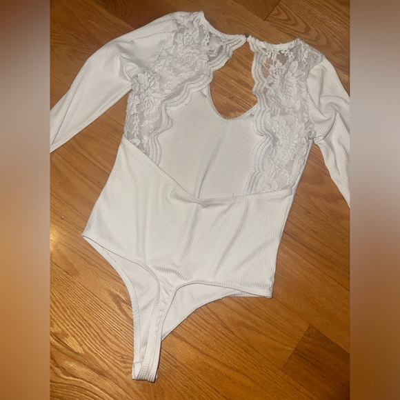 White Open Back Lace Long Sleeve Bodysuit women XS - Picture 5 of 6